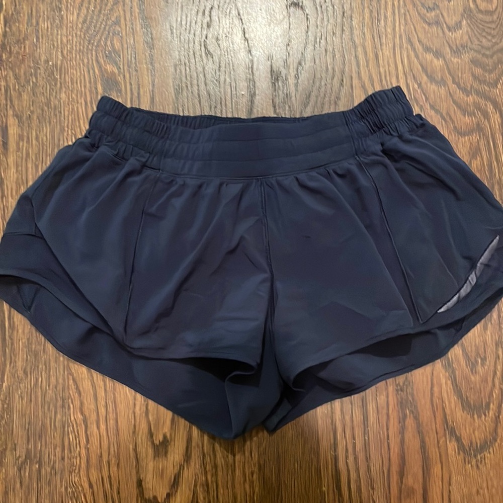 lululemon hotty hot low rise shorts in navy! 2.5 in